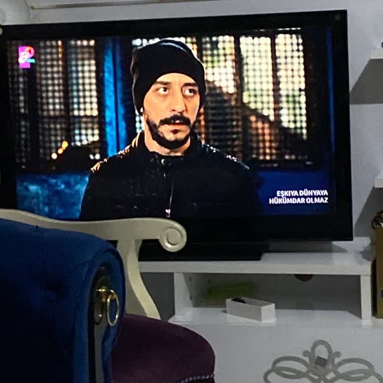 A2 Tv Kanalında Sürekli Tekrar Eden Dizi Yayını