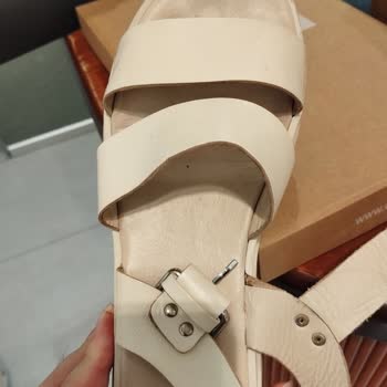 Elle Ayakkabı Elle Firması Kalitedeki Ucuzluk.