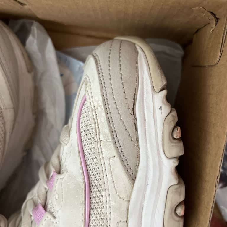 Skechers Spor Ayakkabı Üretimden Kaynaklı Hatayı Kabul Etmiyor