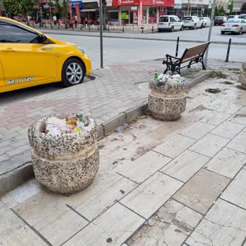 Nalçacı İş Bankası Bakımsızlık Ve Çevre Kirliliği