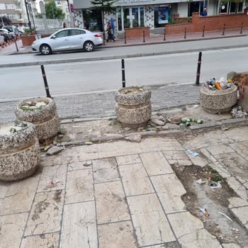 Nalçacı İş Bankası Bakımsızlık Ve Çevre Kirliliği