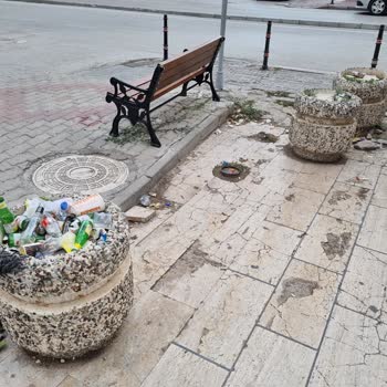Nalçacı İş Bankası Bakımsızlık Ve Çevre Kirliliği