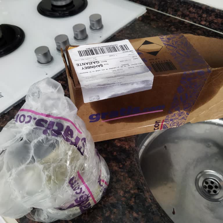 Gratis Aldığım Ürün Dökülmüş Bir Şekilde Elime Ulaştı