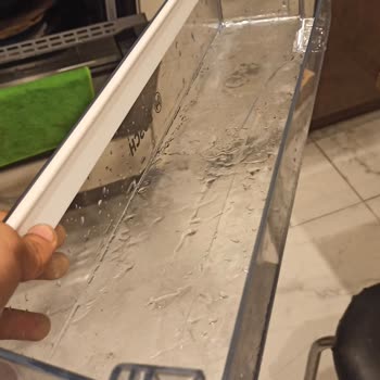 Bosch Buzdolabı Su Rafı Patladı