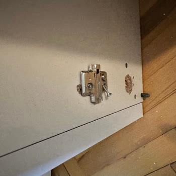 Eksik Kurulum Ve Gizlenen Hatalar: Doğtaş Karşıyaka Mağazası