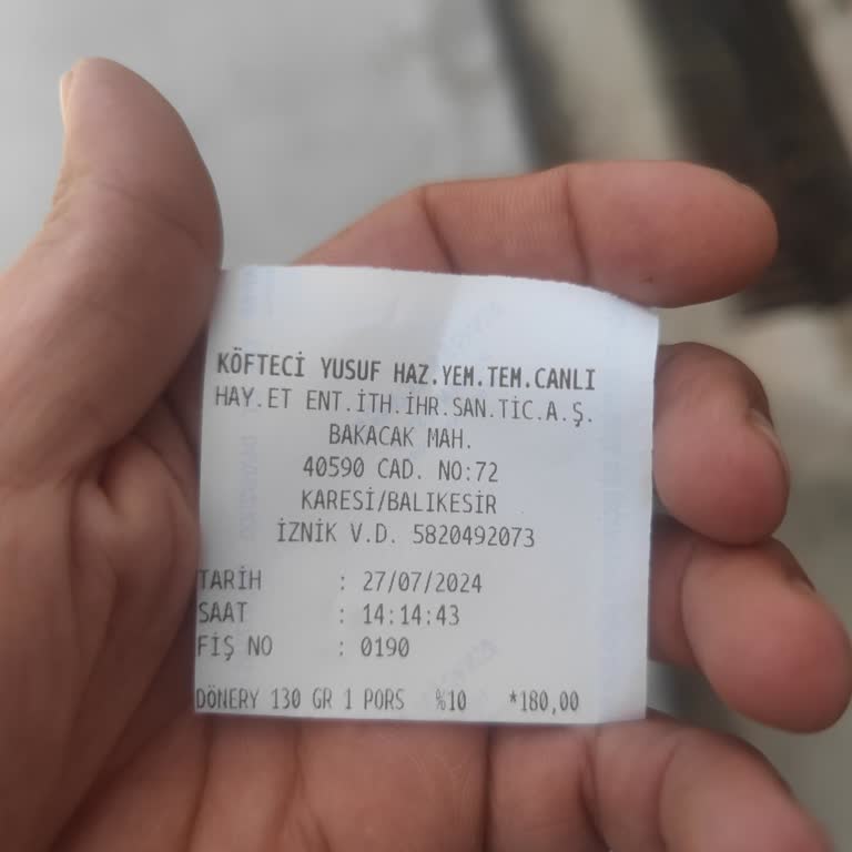 Köfteci Yusuf Çay Servisi İsteme İle Gelmiyor