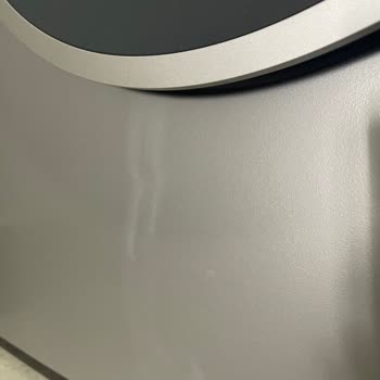 Bosch Inox Çamaşır Makinesi Yüzeyinde Geçmeyen Leke