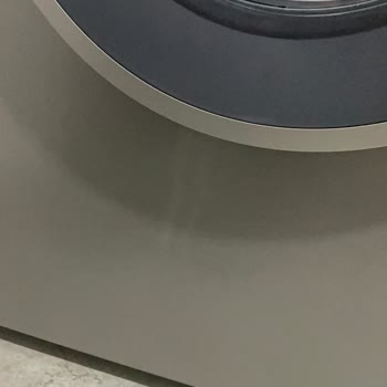 Bosch Inox Çamaşır Makinesi Yüzeyinde Geçmeyen Leke