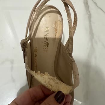 Nine West Ürün Deforme Olması Derinin Parçalanması