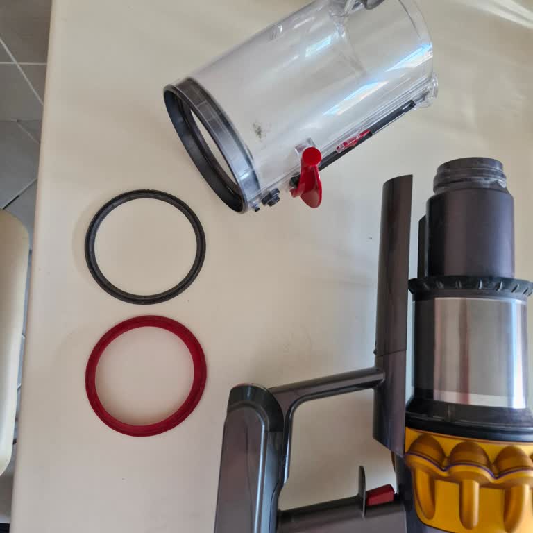 Dyson V15 İn Haznesindeki Kırmızı Halka Çıktı