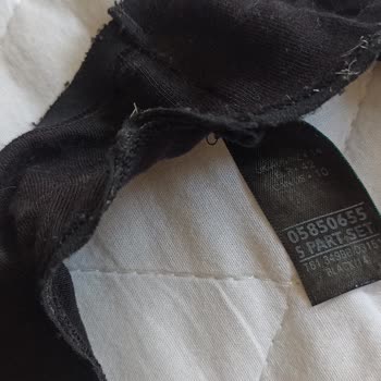 Marks And Spencer Marks& Spencer İç Çamaşırı Yırtık Ve Sökülmesi