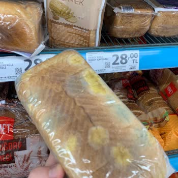 A101 Küflü Ekmek Ve Tarihi Geçmiş Ürünler