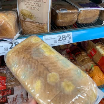 A101 Küflü Ekmek Ve Tarihi Geçmiş Ürünler