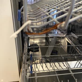 Beko Bulaşık Makinesi Üst Sepet Kaplama Soyulması