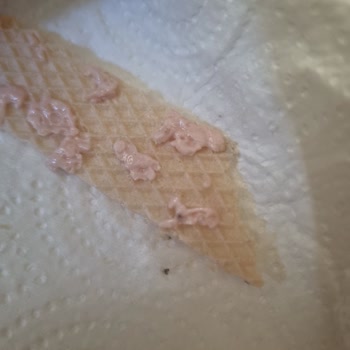 Eti Gıda Eti Hoşbeş Gofretin İçindeki Siyahlık