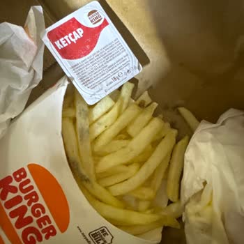 Burger King Kirli Yemek Gönderiyor