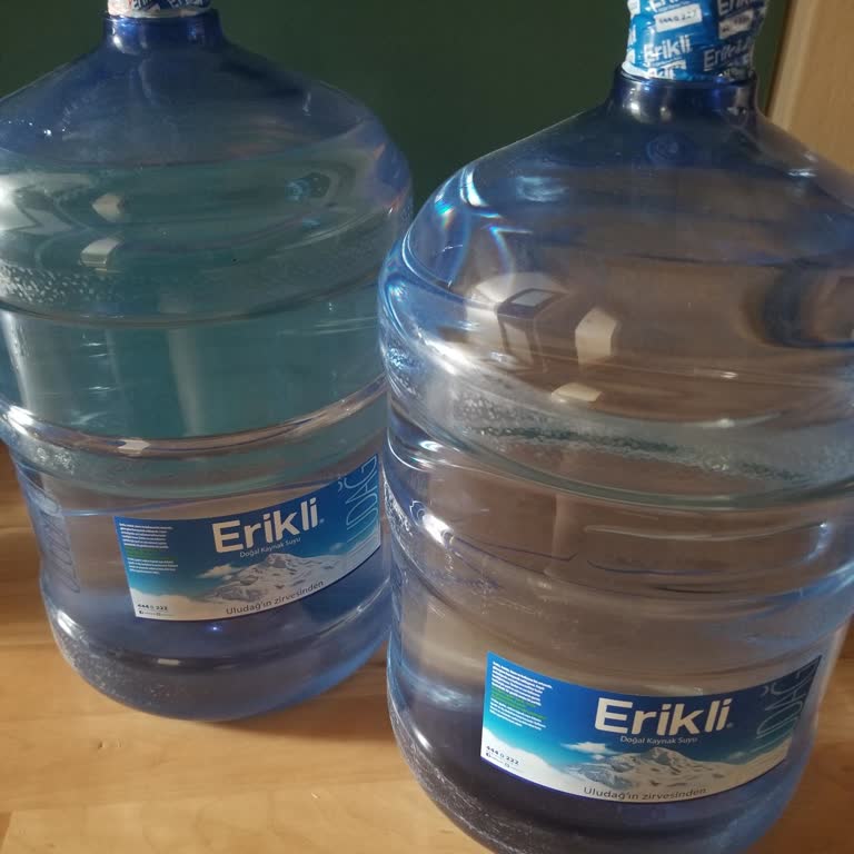 Beyaz Partiküllü Pahalı Erikli Su