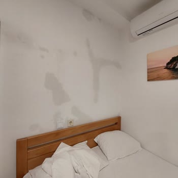 Gruppal Ve Rio Budva Otel Odasında Küf