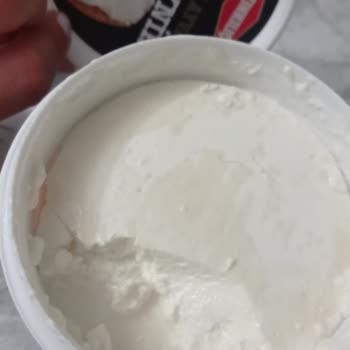 Altınkılıç Kaymaklı Rol Peynirinin Açılmış Üstünden Alınmış Kokmuş