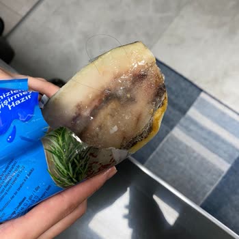 BİM Dondurulmuş Uskumru Kıl Çıktı