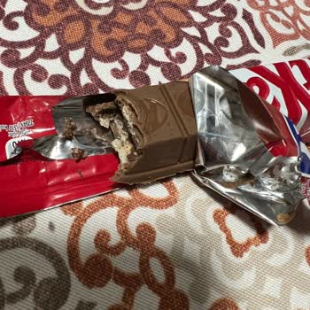 Nestle Kitkat İçerisinden Saç Çıktı