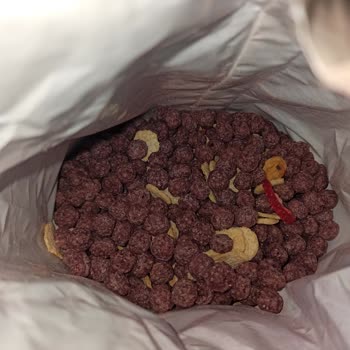 Burch Mısır Gevreği Burch Marka Çilekli Ve Buğdaylı Çilekli Gevrek