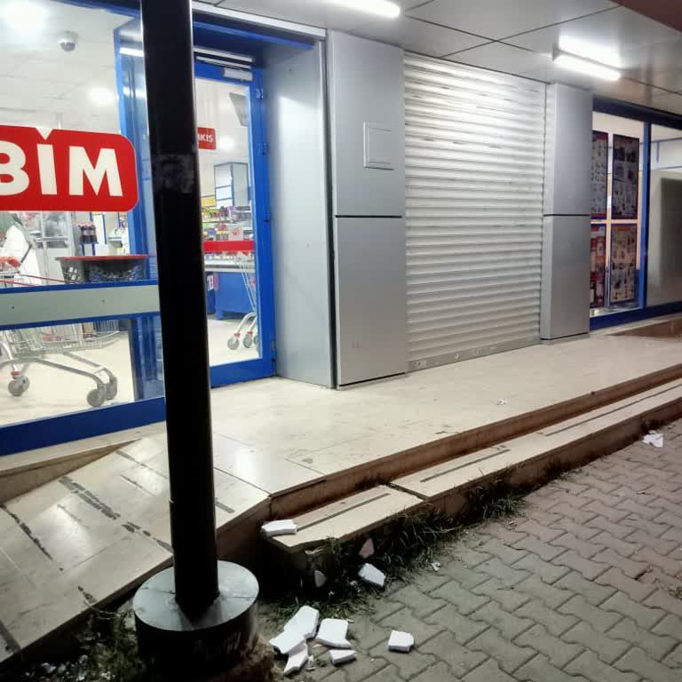 BİM Saatinden Önce Neden Kapalı