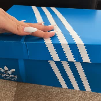 Kremlin Outlet İlgisiz Satıcı Kremlin