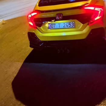 Antalya Büyükşehir Belediyesi Antalya Taksicisinin 2 Yabancı Turiste Durduk Yere Prezervatif Veriyor