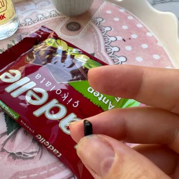 Tadelle Çikolata Sagra Üreticisinin İçinden Kömür Gibi Bir Şey Çıktı