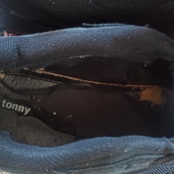 Tonny Black Marka Ayakkabı Bayat Çıktı Hemen Dağıldı