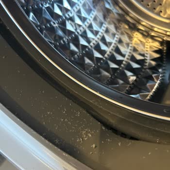 İşbir Yatak Kılıfının Yapışkan Yüzeyi Soyuldu