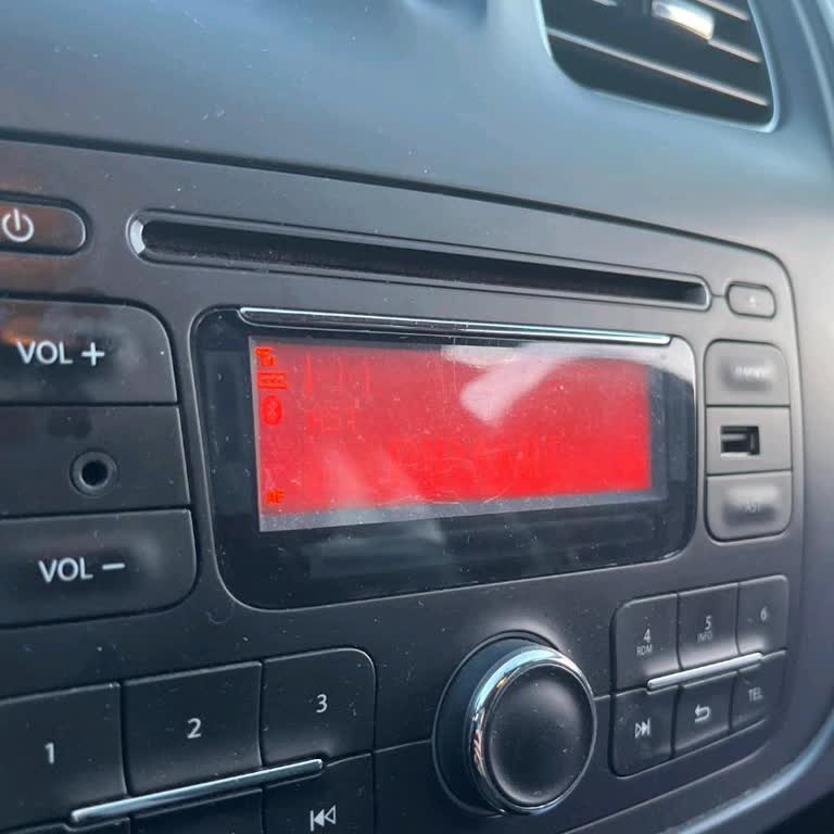 Renault Sembol 2016 Modelde Sorunlu Teyp