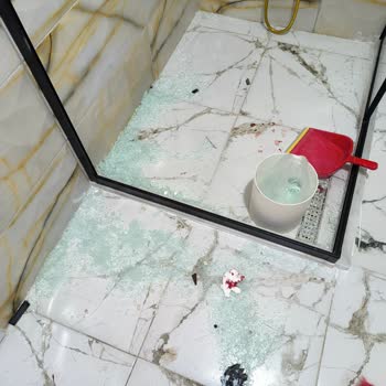 Durul Duşakabin Duşakabin Camı Buz Gibi Parçalandı