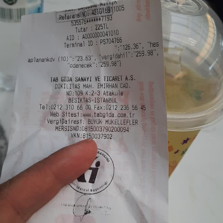 Popeyes Limonata Aldatmacası Cappy 1lt Şişesinden Bardağa Dökülüyor