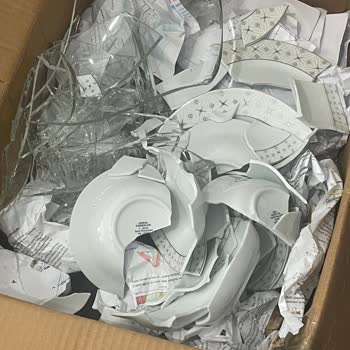 PttAVM PTT Bütün Eşyalarımı Kırdı