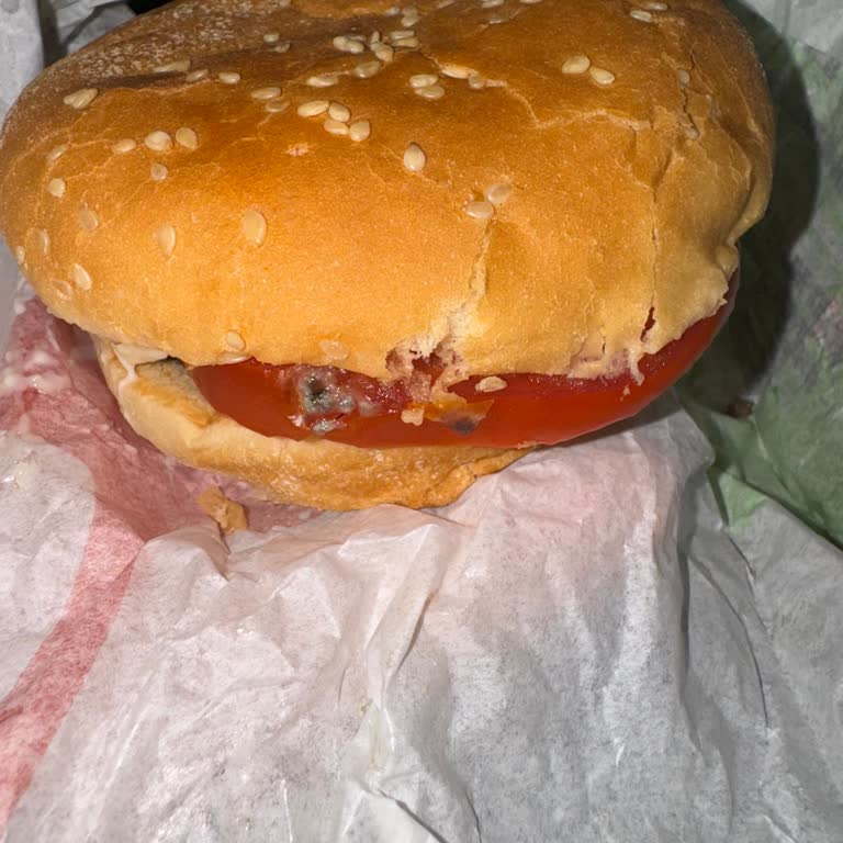 Yemeksepeti Küflü Domates Ve Eksik Ürün Sorunu: Ücret İadesi Talebi