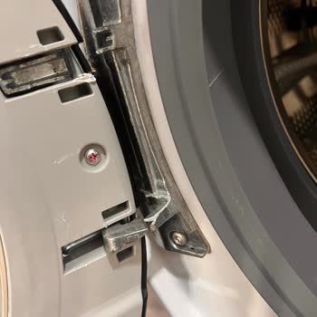 Vestel Çamaşır Makinesi Kapak Menteşesi Sorunu Ve Yüksek Servis Ücreti