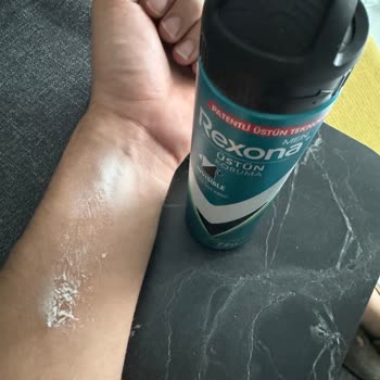 Rexona Deodorant Vücutta Kalıntı Bırakıyor.