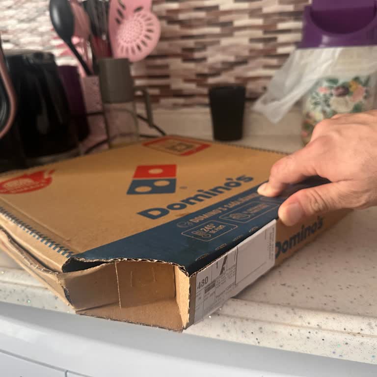 Domino's İzmir Bornova Atatürk Şubesi