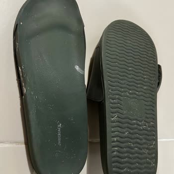 FLO Ayakkabı FLO Mağazasından Aldığım Terlik İlk Gün Yırtıldı