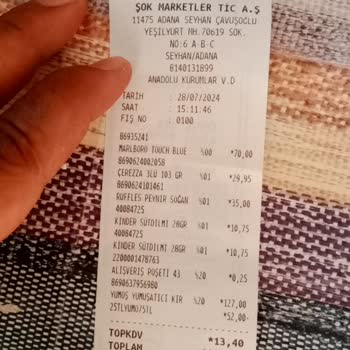 Kinder Süt Dilimi İçinden Çıkan Elyaf Tarzı Madde