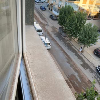 İzmir Büyükşehir Belediyesi İzmir Bayraklı Mansuroğlu Mh 263sokakta 3aydır Asfaltlama Yapılmadı