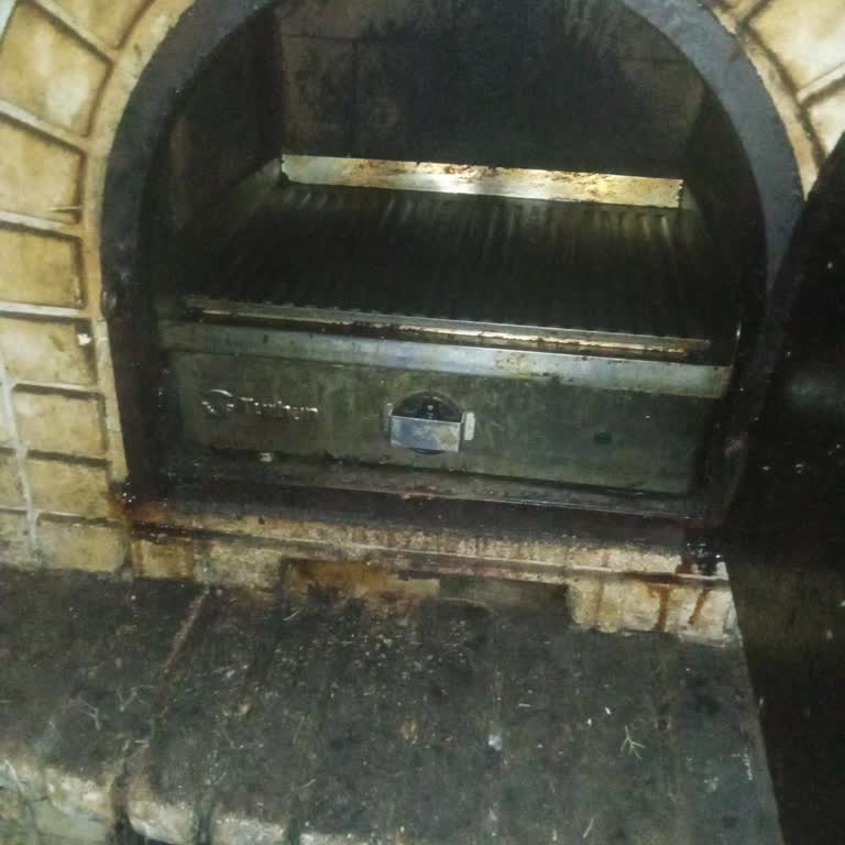 Kağıthane Belediyesi Hasbahçe Mesire Alanında Bulunan Çalışmayan Elektrikli Mangallar