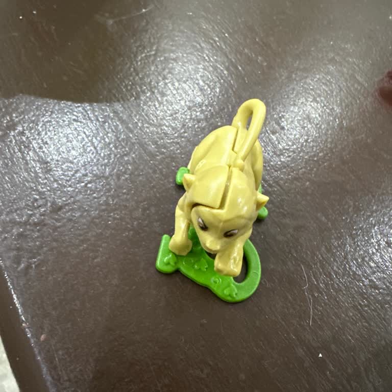 Kinder Joy Sürekli Aynı Figür