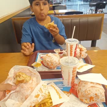 Popeyes Burgerde Kemik Çıkması Ve Sorumsuzluk