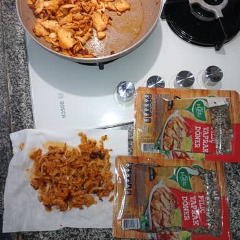 BİM Piliç Eti Döner Diye Baharatlı Deri Satıyorlar