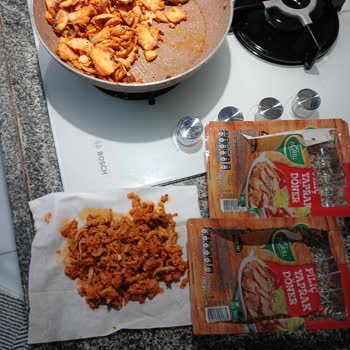 BİM Piliç Eti Döner Diye Baharatlı Deri Satıyorlar