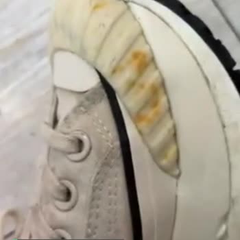 Converse Ayakkabıda Pas Lekesi!