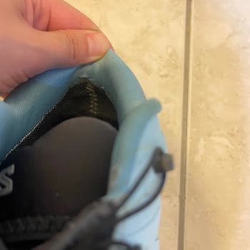 SuperStep Salomon Marka Ayakkabı 5 Ayda Yırtıldı.